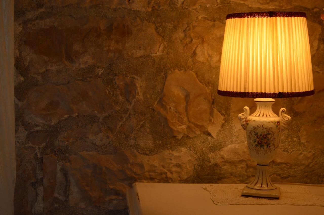 Villa Visilo Stone House Pucisca Esterno foto