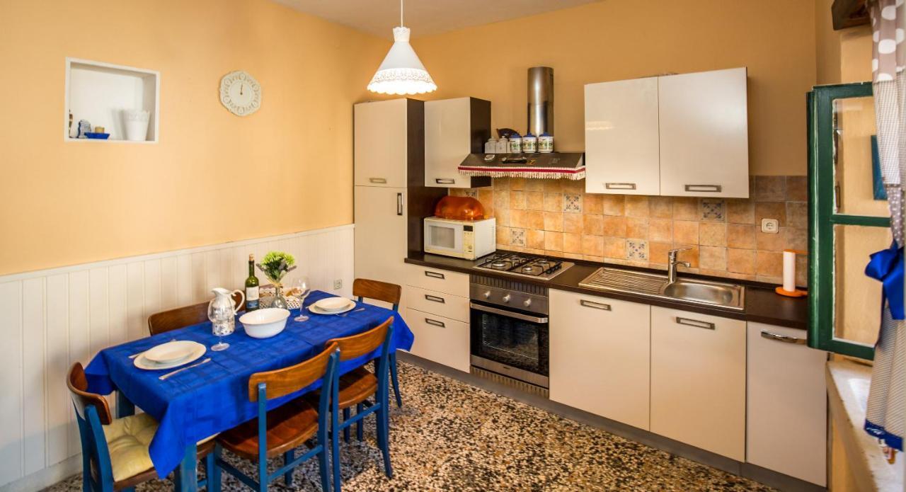 Villa Visilo Stone House Pucisca Esterno foto