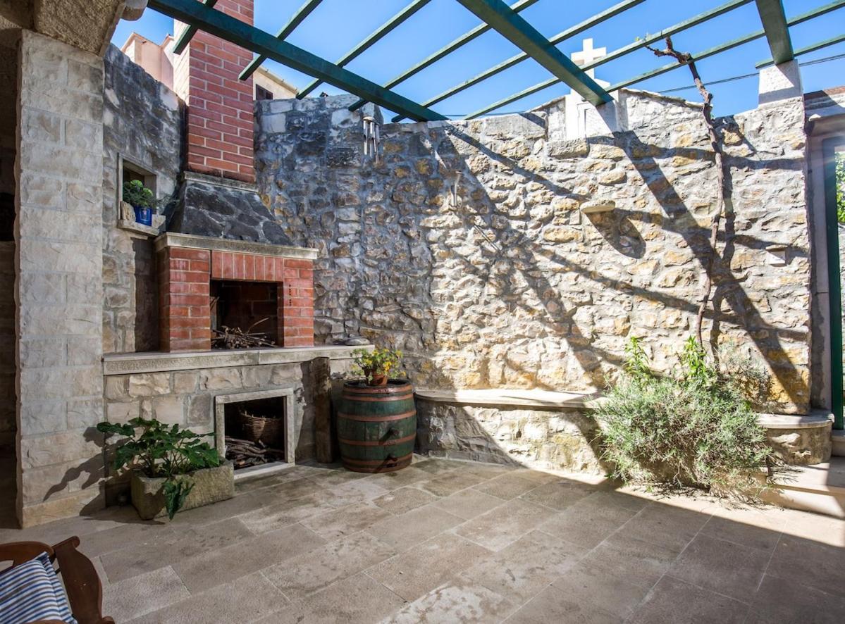 Villa Visilo Stone House Pucisca Esterno foto